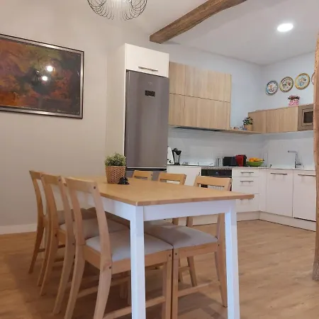 En Con Zonas Comunes Compartida H3 Проживание в семье