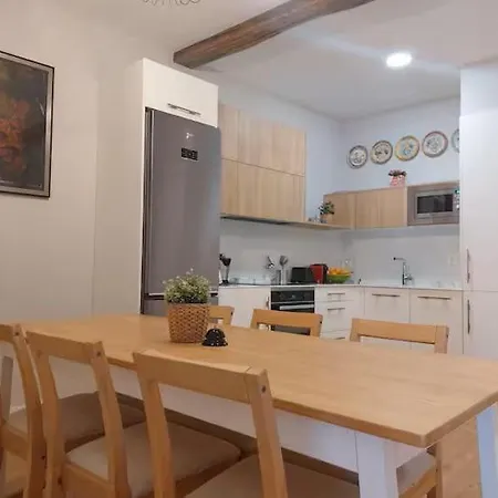 Habitación En Con Zonas Comunes Compartida H3 *