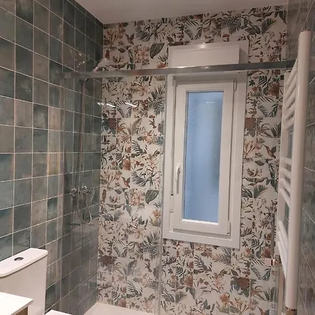 En Con Zonas Comunes Compartida H3 Homestay szállás *